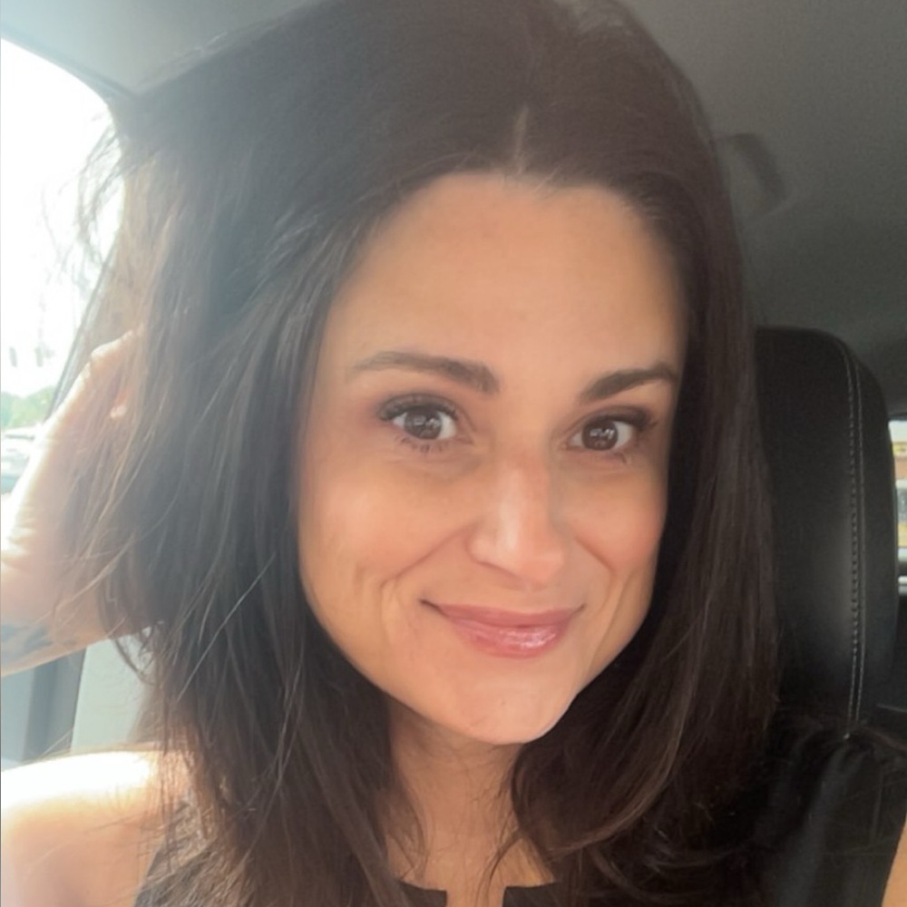 Meet your Posher, Jennifer